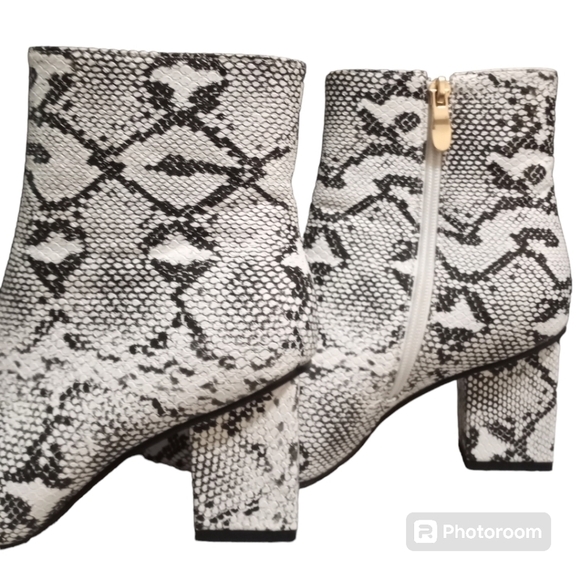WETKISS Women's Snakeskin Ankle Boots Size 7.5 - Picture 9 of 15